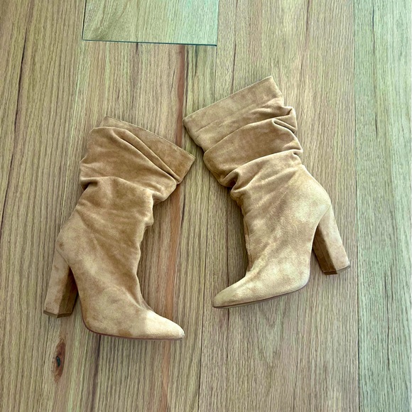 Boots - Picture 3 of 5